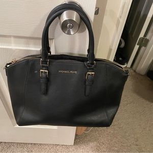 Micheal Kors-Black Purse
